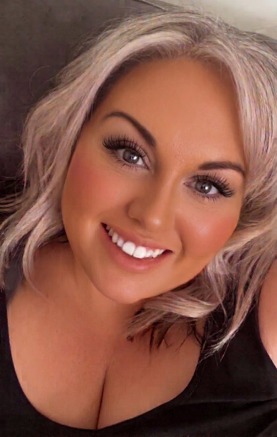 Meet Emma Shone: Copywriter, Brand Strategist & Author 🍀 ✨